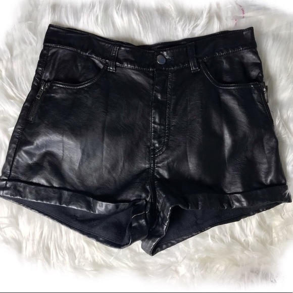 Express Pants - Express Faux Leather Zip Side Pocket Shorts Size 6
